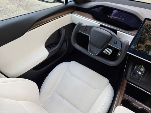 Used 2022 Tesla Model S image 22