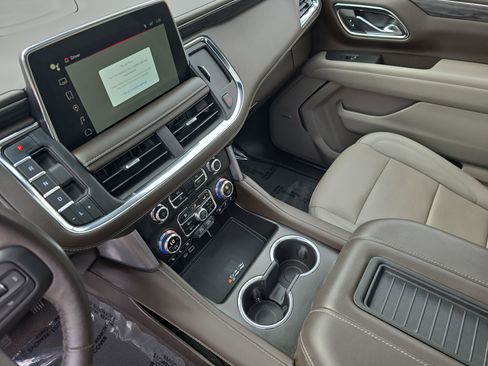 Used 2023 GMC Yukon XL SLT image 27