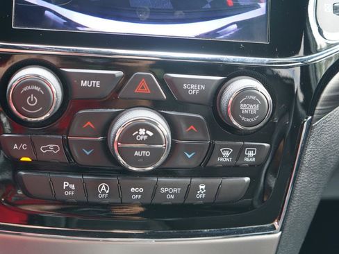 Used 2019 Jeep Grand Cherokee Altitude AWD/4WD image 75