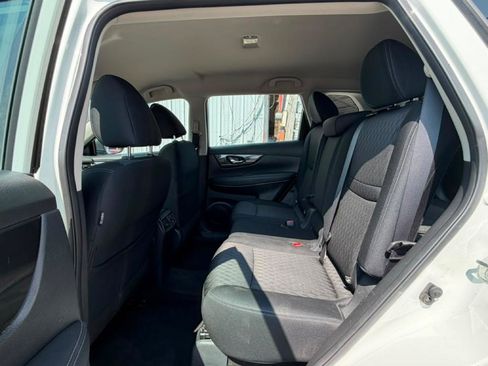 Used 2018 Nissan Rogue S FWD image 13