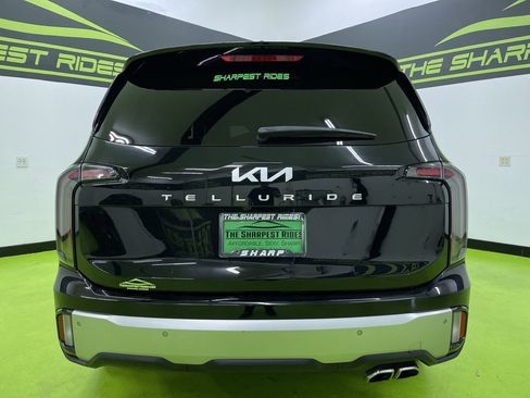 Used 2023 Kia Telluride EX w/ EX Captain's Chair Package image 8