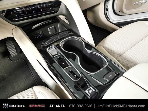 Certified 2022 Buick Envision Essence w/ Technology Package I FWD image 18