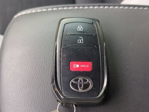 Used 2025 Toyota Corolla SE FWD image 30