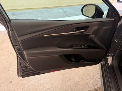 Used 2025 Toyota Camry LE w/ Convenience Package FWD image 28