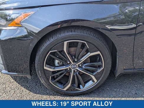 Used 2024 Nissan Altima 2.5 SR w/ SR Premium Package AWD/4WD image 11