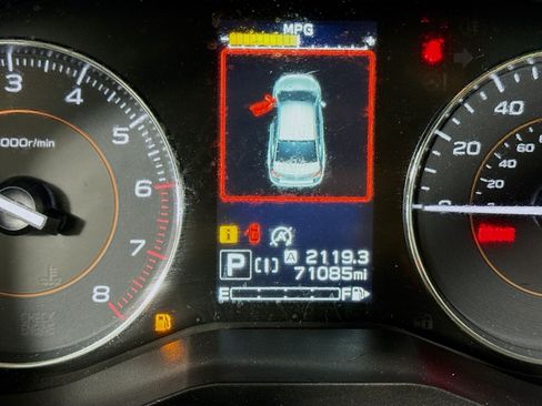 Used 2021 Subaru Crosstrek 2.5i Limited w/ Moonroof Package 2 AWD/4WD image 16
