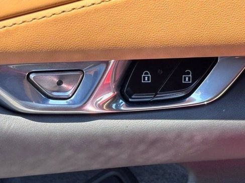 Used 2025 Chevrolet Corvette Stingray Premium Conv w/ Z51 Performance Package RWD image 18