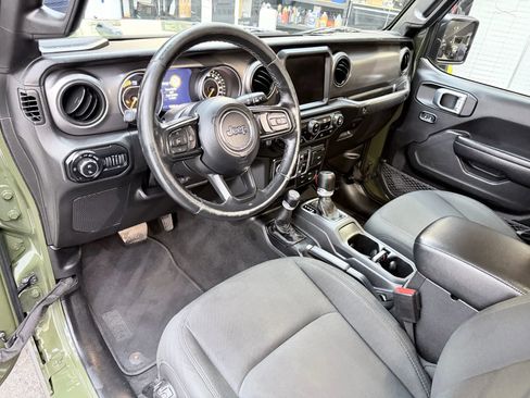 Used 2021 Jeep Gladiator Sport image 10