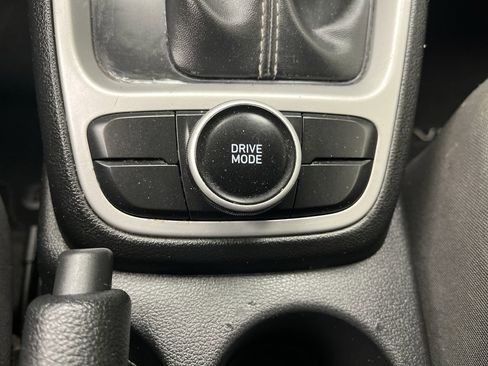 Used 2021 Hyundai Venue SEL image 13