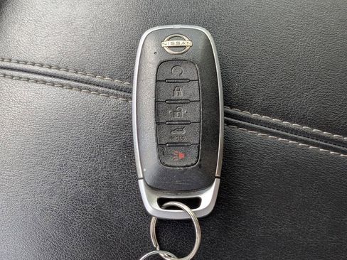 Used 2024 Nissan Pathfinder SL AWD/4WD image 32