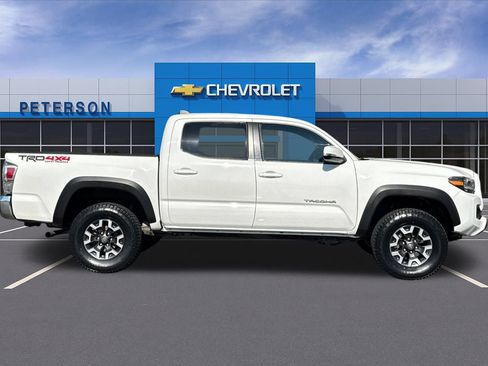 Used 2020 Toyota Tacoma TRD Off-Road AWD/4WD image 3