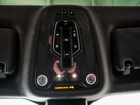 Used 2020 Bentley Bentayga image 33