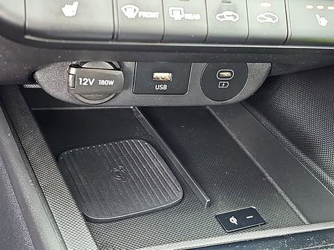 Used 2024 Hyundai Elantra SEL w/ Convenience Package image 25