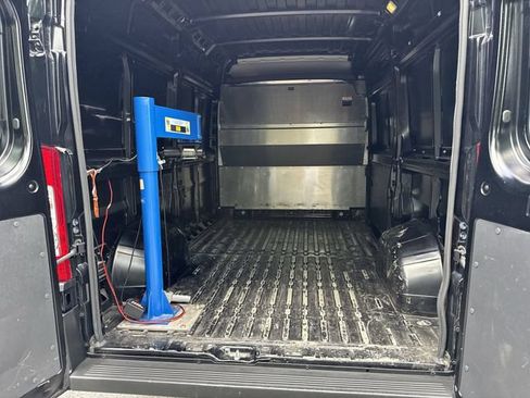 Used 2023 RAM ProMaster 2500 w/ Black Appearance Package FWD image 12