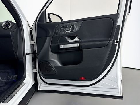 Certified 2025 Mercedes-Benz GLB 250 GLB 250 image 23