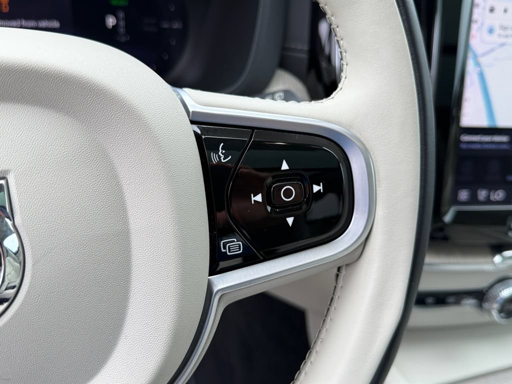 Certified 2022 Volvo XC60 T8 Inscription w/ Advanced Package AWD/4WD image 21