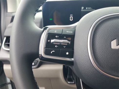 New 2026 Kia Carnival EX image 11