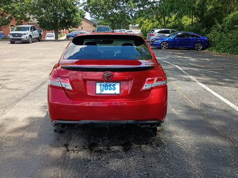 Used 2010 Toyota Camry LE FWD image 4