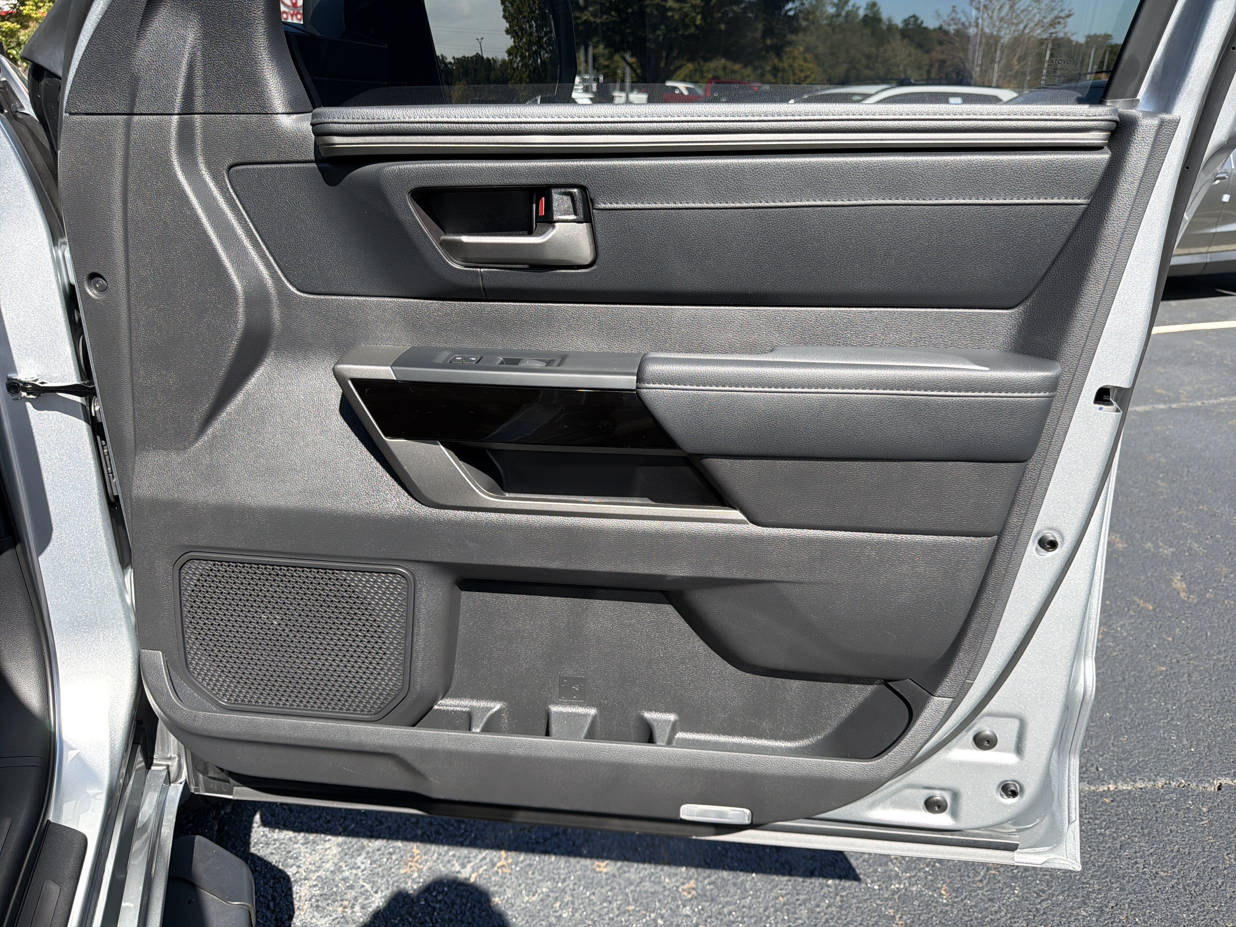 Used 2025 Toyota Tundra Limited AWD/4WD image 14