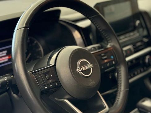 Used 2022 Nissan Pathfinder SV w/ SV Black Package image 19