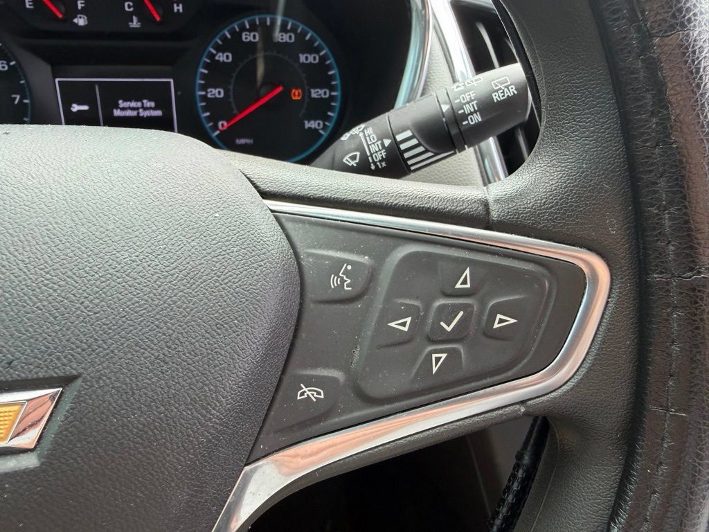 Used 2018 Chevrolet Equinox LS FWD image 32