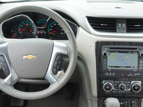 Used 2014 Chevrolet Traverse LTZ FWD image 28