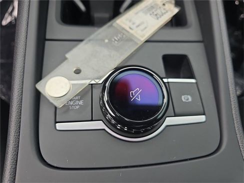 New 2026 Volkswagen Tiguan SE image 16