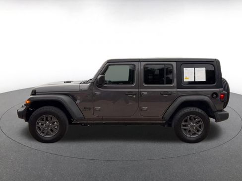 Used 2025 Jeep Wrangler Sport S image 9