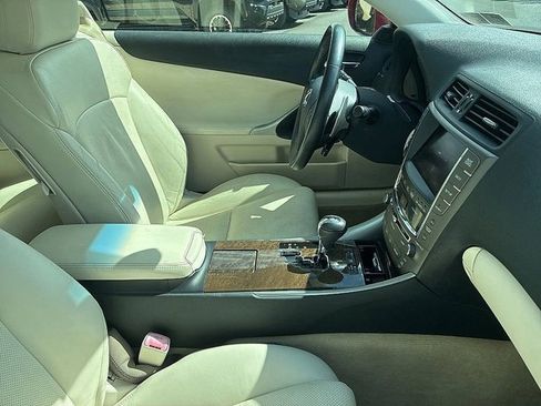 Used 2010 Lexus IS 350C image 18