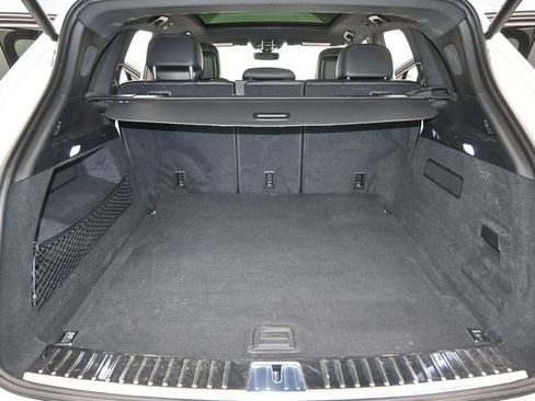 Used 2022 Porsche Cayenne AWD/4WD image 33