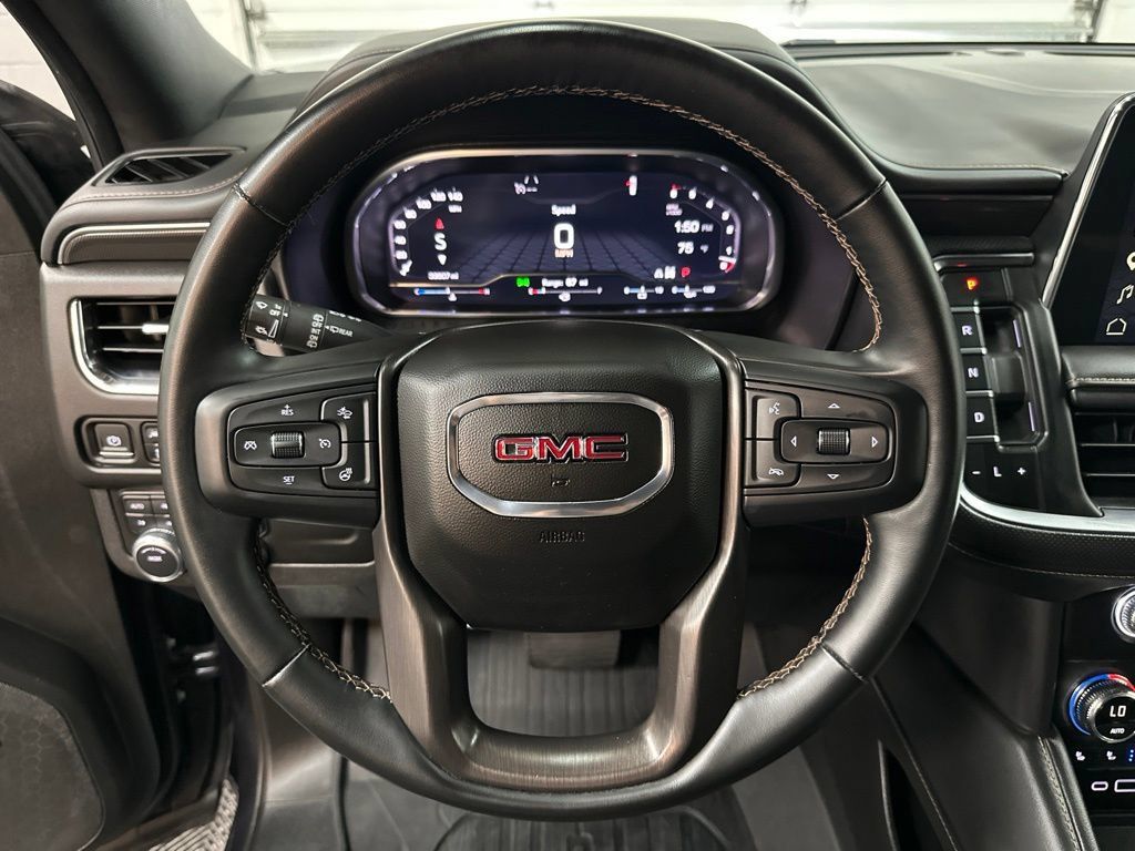 Used 2023 GMC Yukon XL AT4 w/ Technology Package AWD/4WD image 13