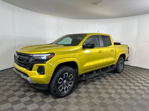 Used 2023 Chevrolet Colorado Z71 w/ Z71 Convenience Package 2 AWD/4WD image 7