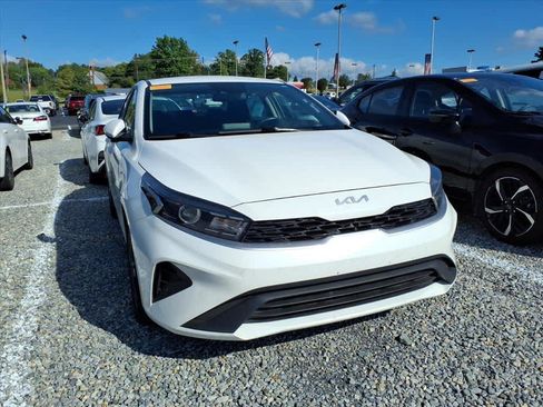 Used 2024 Kia Forte LXS FWD image 11