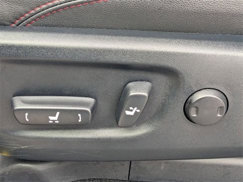 Used 2024 Toyota 4Runner TRD Off-Road Premium image 15