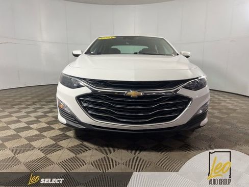 Used 2023 Chevrolet Malibu LT w/ Driver Confidence Package FWD image 2