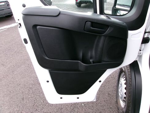 Used 2025 RAM ProMaster 2500 w/ Crew Van Package image 7