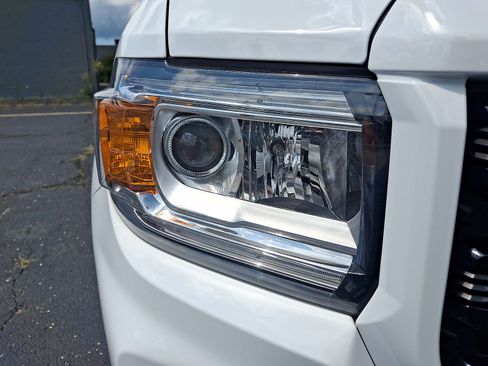 Used 2022 GMC Canyon Elevation w/ Trailering Package RWD image 27