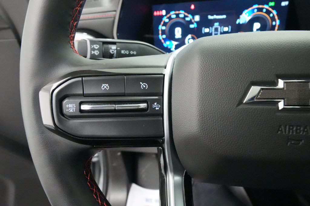 Used 2025 Chevrolet Colorado Z71 w/ Technology Package AWD/4WD image 38