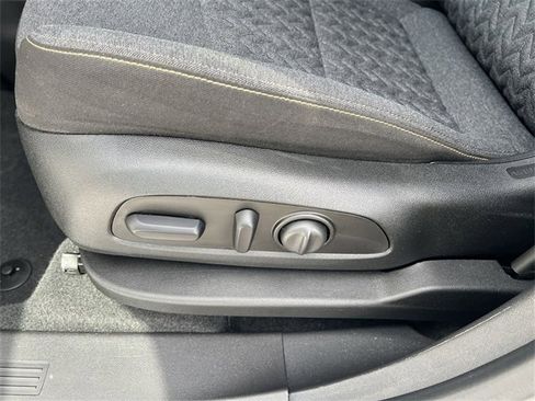 Certified 2024 Chevrolet Equinox LT image 14