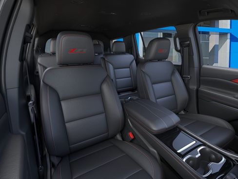 New 2026 Chevrolet Traverse Z71 w/ LPO, Floor Liner Package AWD/4WD image 16
