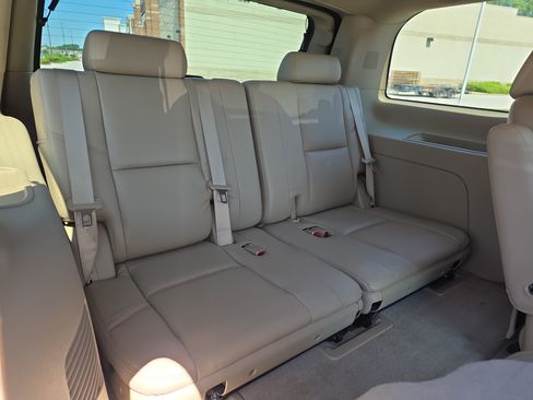 Used 2014 Cadillac Escalade Premium AWD/4WD image 10