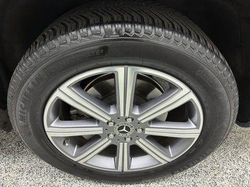 Used 2022 Mercedes-Benz GLS 450 4MATIC image 12