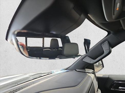 Used 2023 Chevrolet Silverado 1500 ZR2 w/ Technology Package image 28