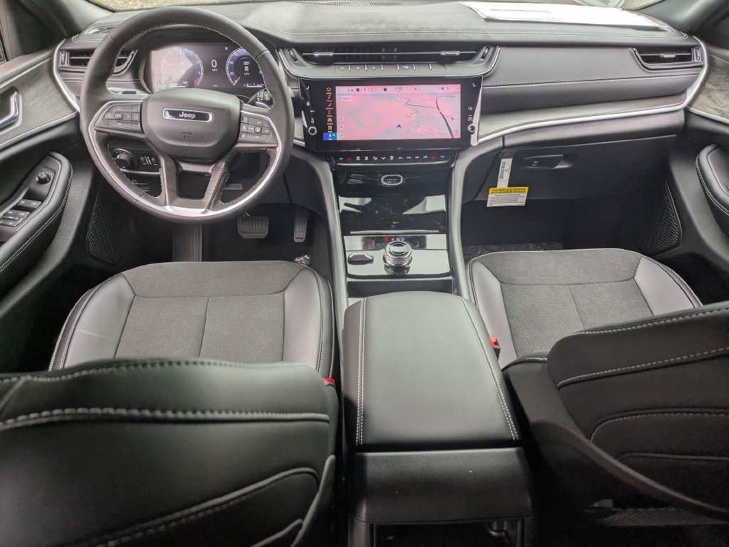 New 2026 Jeep Grand Cherokee Altitude AWD/4WD image 27