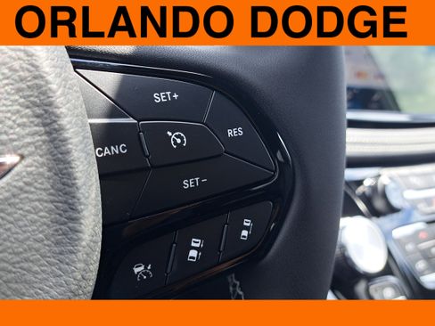 New 2026 Chrysler Pacifica Select image 15