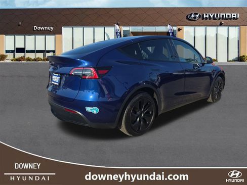 Used 2025 Tesla Model Y Long Range RWD image 5