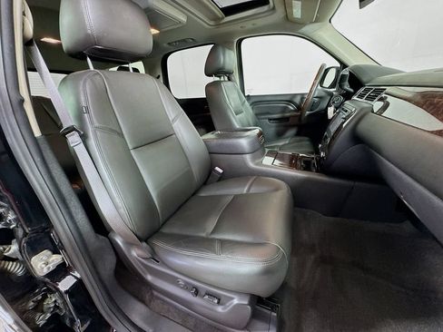 Used 2013 GMC Yukon Denali RWD image 37