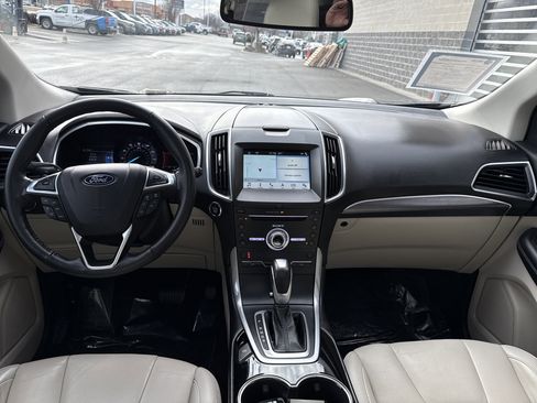Used 2018 Ford Edge Titanium w/ Technology Package image 11
