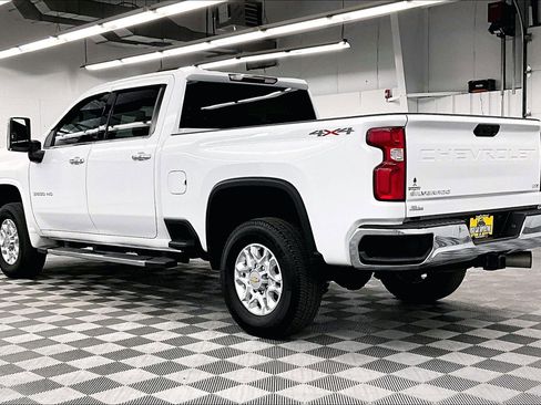 Used 2024 Chevrolet Silverado 3500 LTZ AWD/4WD image 6