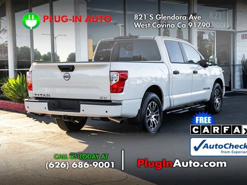 Used 2024 Nissan Titan SV w/ SV Convenience Package image 4